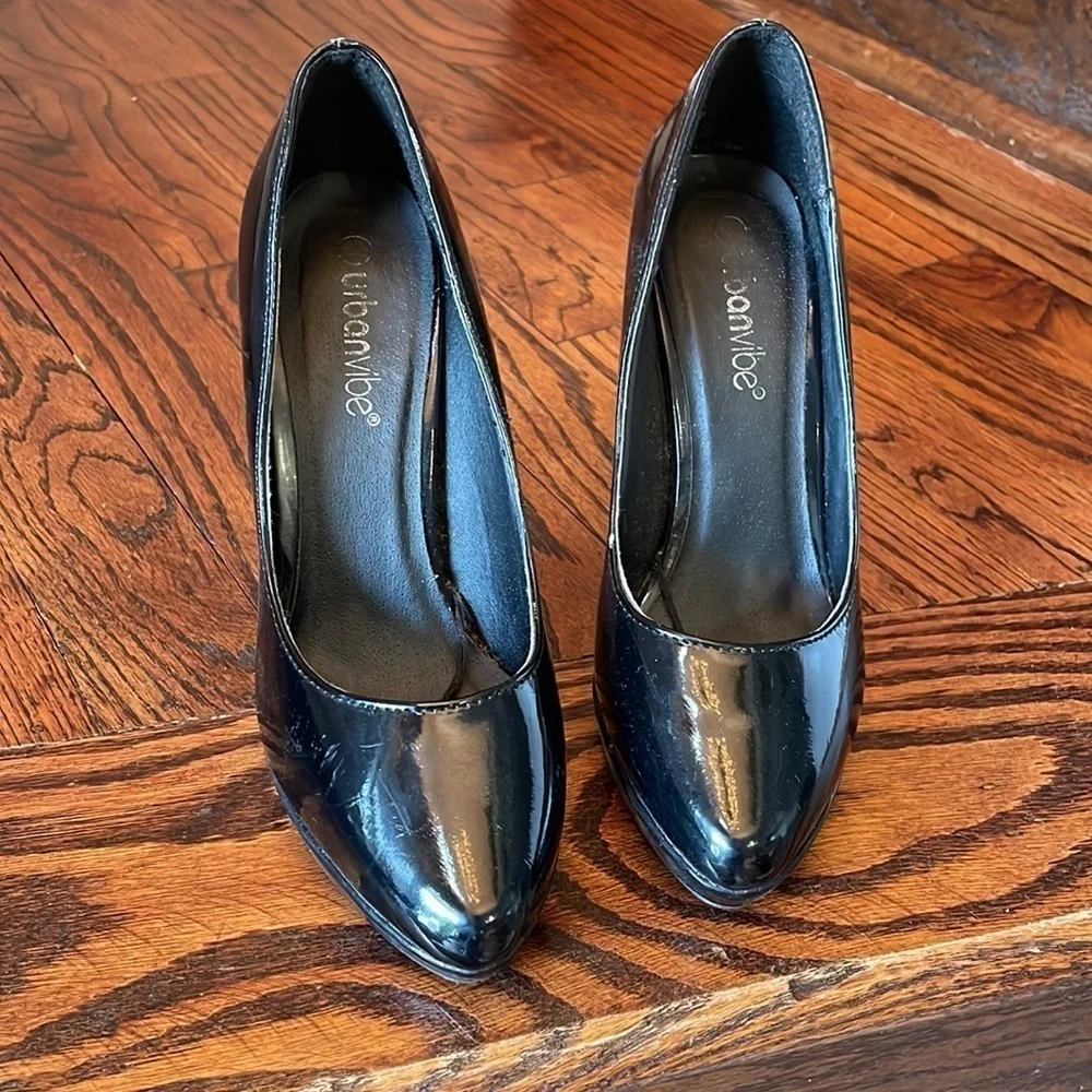 Pumps - Picture 2 of 4